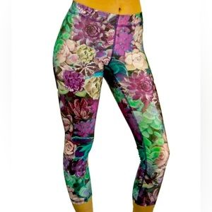 Terez Size L Capri Performance Leggings Purple Succulent NWT made in NYC